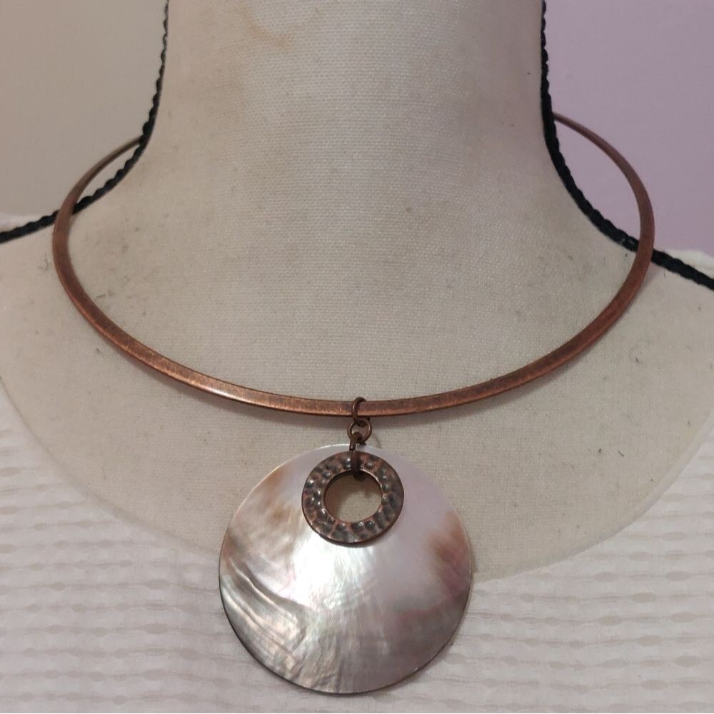 Copper Wire Necklace with Iridiscent Mother of Pearl Disc Pendant